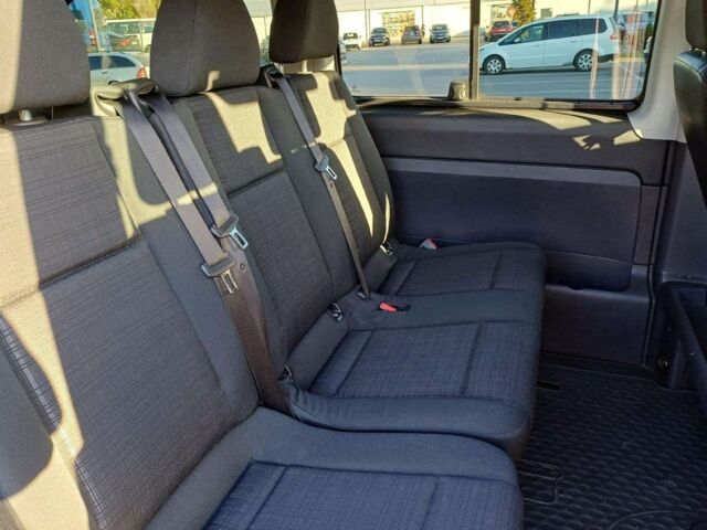 Черный Мерседес Вито, объемом двигателя 2.2 л и пробегом 228 тыс. км за 9400 $, фото 9 на Automoto.ua