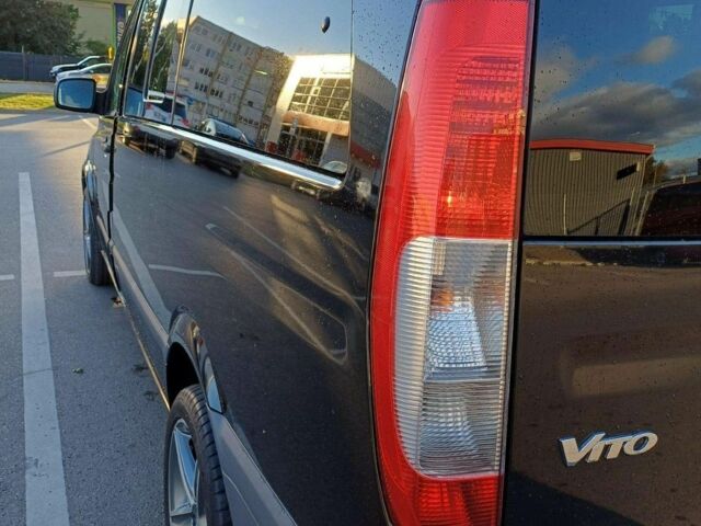 Черный Мерседес Вито, объемом двигателя 2.2 л и пробегом 228 тыс. км за 9400 $, фото 6 на Automoto.ua