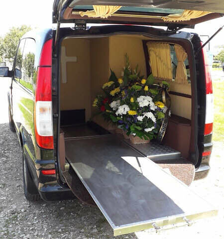 Черный Мерседес Вито, объемом двигателя 2.2 л и пробегом 320 тыс. км за 27600 $, фото 7 на Automoto.ua