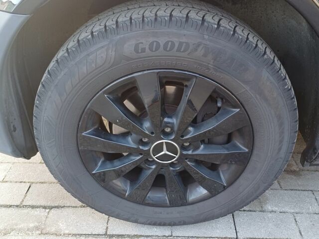 Черный Мерседес Вито, объемом двигателя 2.2 л и пробегом 221 тыс. км за 8200 $, фото 10 на Automoto.ua