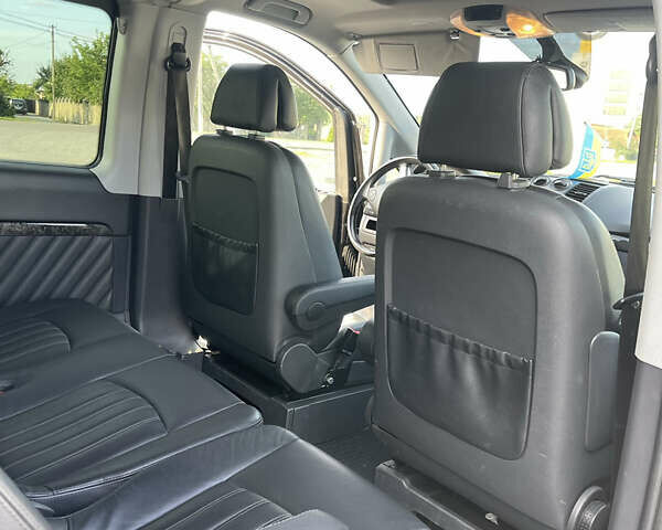 Черный Мерседес Вито, объемом двигателя 2.14 л и пробегом 173 тыс. км за 19200 $, фото 7 на Automoto.ua