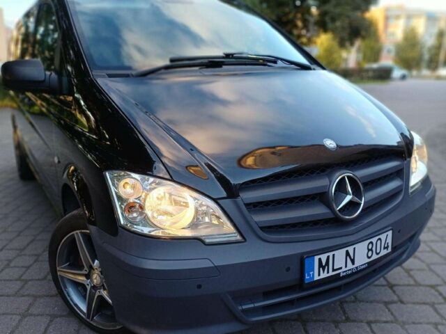 Черный Мерседес Вито, объемом двигателя 2.2 л и пробегом 228 тыс. км за 9400 $, фото 1 на Automoto.ua