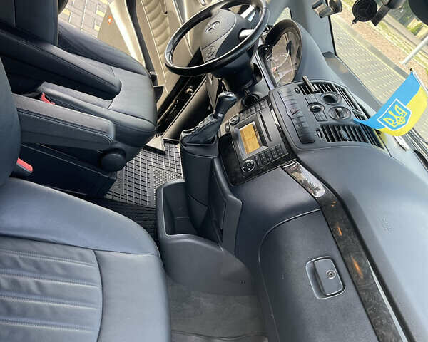 Черный Мерседес Вито, объемом двигателя 2.14 л и пробегом 173 тыс. км за 19200 $, фото 10 на Automoto.ua