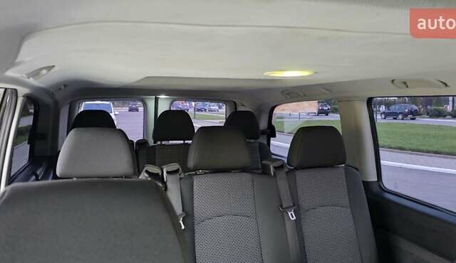 Черный Мерседес Вито, объемом двигателя 2.14 л и пробегом 348 тыс. км за 18000 $, фото 13 на Automoto.ua