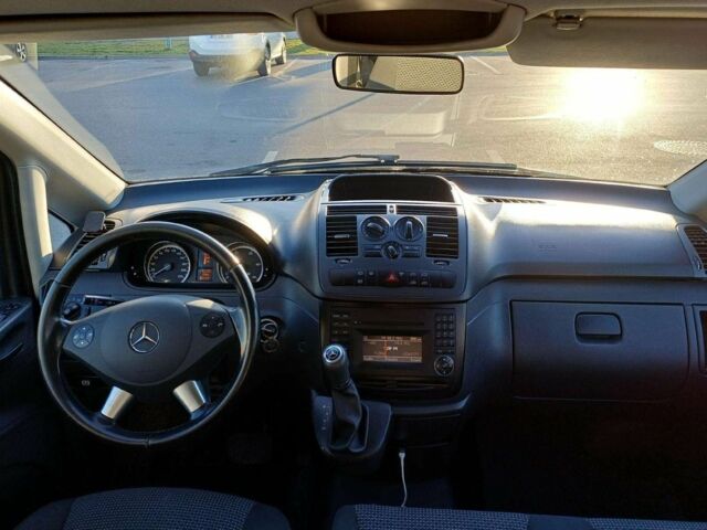 Черный Мерседес Вито, объемом двигателя 2.2 л и пробегом 228 тыс. км за 9400 $, фото 11 на Automoto.ua