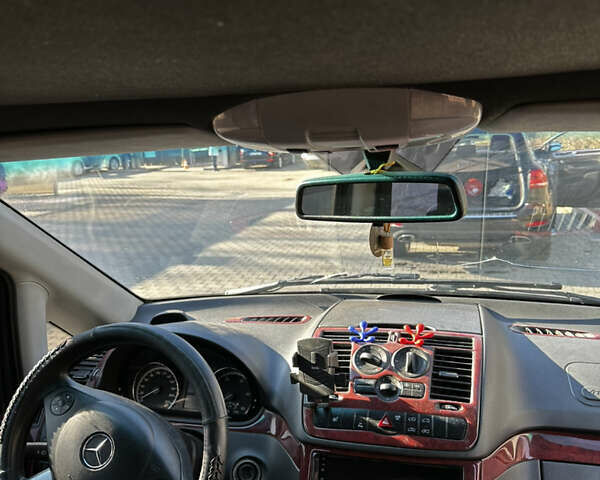 Чорний Мерседес Віто, об'ємом двигуна 2.2 л та пробігом 320 тис. км за 16900 $, фото 9 на Automoto.ua