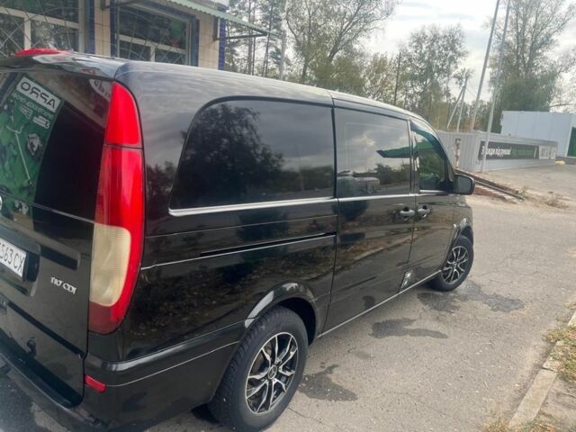 Черный Мерседес Вито, объемом двигателя 2.1 л и пробегом 275 тыс. км за 12000 $, фото 1 на Automoto.ua