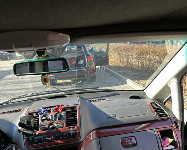 Чорний Мерседес Віто, об'ємом двигуна 2.2 л та пробігом 320 тис. км за 16900 $, фото 10 на Automoto.ua