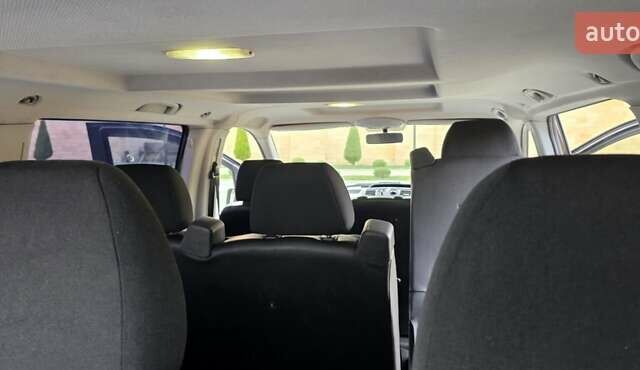 Черный Мерседес Вито, объемом двигателя 2.14 л и пробегом 348 тыс. км за 18000 $, фото 16 на Automoto.ua