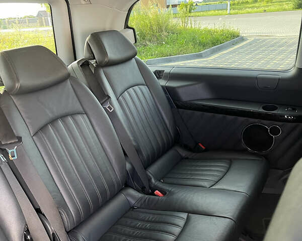 Черный Мерседес Вито, объемом двигателя 2.14 л и пробегом 173 тыс. км за 19200 $, фото 6 на Automoto.ua