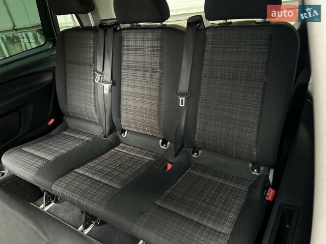 Черный Мерседес Вито, объемом двигателя 2.14 л и пробегом 280 тыс. км за 20499 $, фото 24 на Automoto.ua