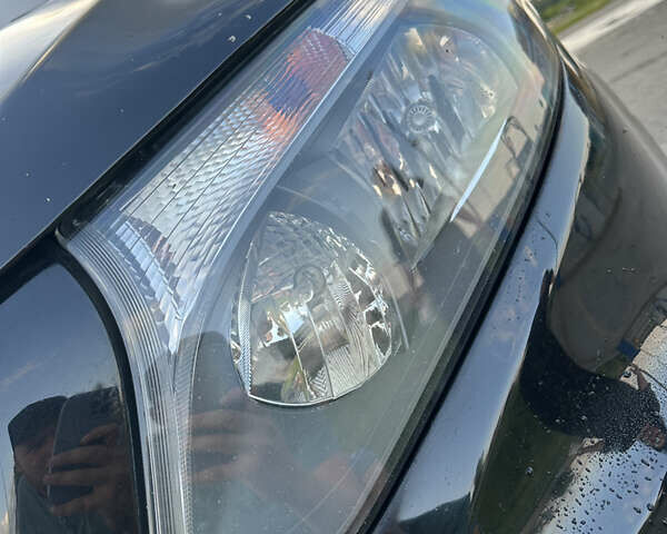 Черный Мерседес Вито, объемом двигателя 1.6 л и пробегом 268 тыс. км за 18999 $, фото 8 на Automoto.ua