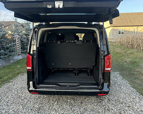 Черный Мерседес Вито, объемом двигателя 2.14 л и пробегом 245 тыс. км за 25500 $, фото 2 на Automoto.ua