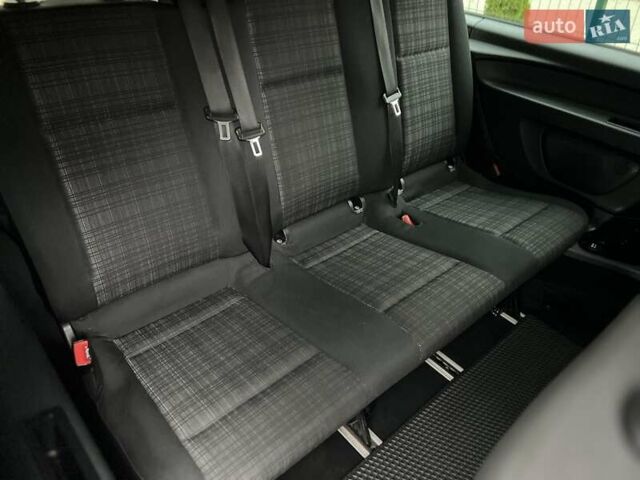 Черный Мерседес Вито, объемом двигателя 2.14 л и пробегом 280 тыс. км за 20499 $, фото 23 на Automoto.ua