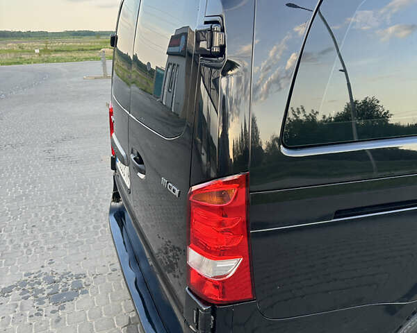 Черный Мерседес Вито, объемом двигателя 1.6 л и пробегом 268 тыс. км за 18999 $, фото 28 на Automoto.ua