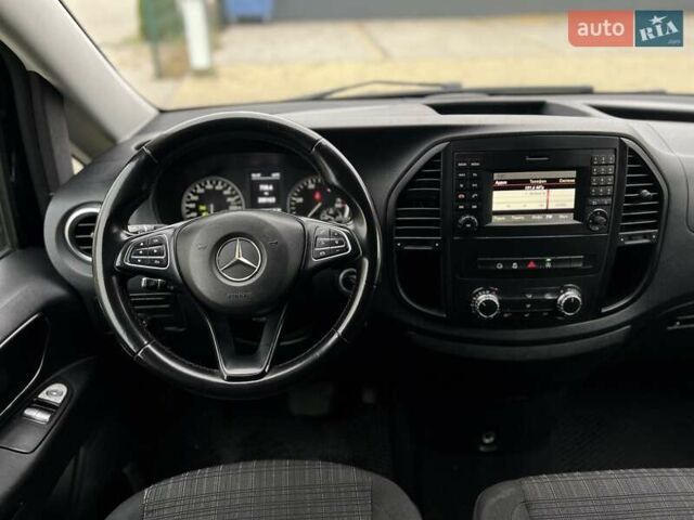 Черный Мерседес Вито, объемом двигателя 2.14 л и пробегом 280 тыс. км за 20499 $, фото 11 на Automoto.ua