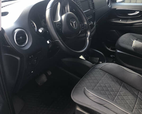 Черный Мерседес Вито, объемом двигателя 2.14 л и пробегом 310 тыс. км за 22900 $, фото 10 на Automoto.ua