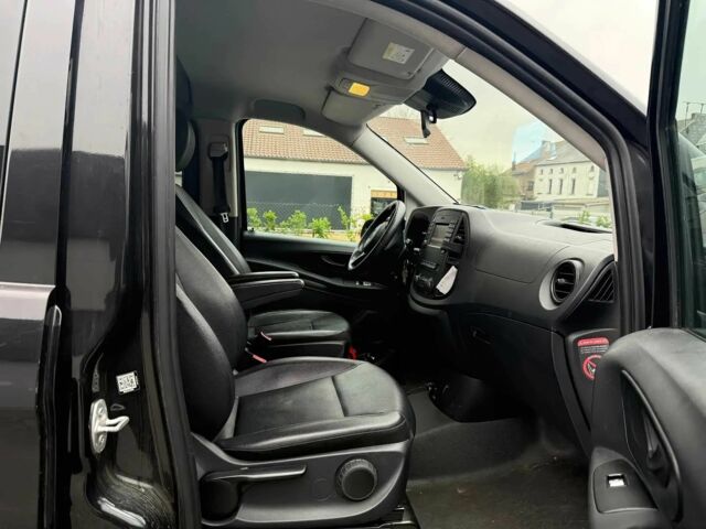 Чорний Мерседес Віто, об'ємом двигуна 2.2 л та пробігом 83 тис. км за 14700 $, фото 6 на Automoto.ua