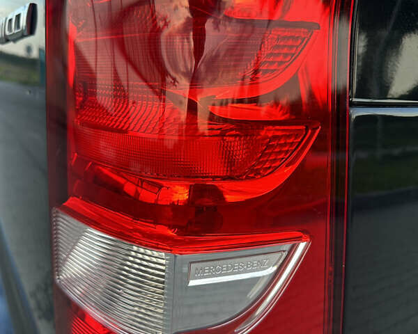 Черный Мерседес Вито, объемом двигателя 1.6 л и пробегом 268 тыс. км за 18999 $, фото 27 на Automoto.ua