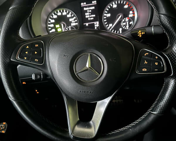 Черный Мерседес Вито, объемом двигателя 2.14 л и пробегом 283 тыс. км за 28500 $, фото 13 на Automoto.ua