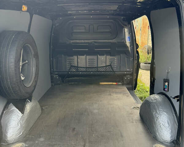 Мерседес Вито 2016 в Львове на Automoto.ua Черный Мерседес Вито, объемом двигателя 2.2 л и пробегом 185 тыс. км за 20900 $, фото 13 на Automoto.ua