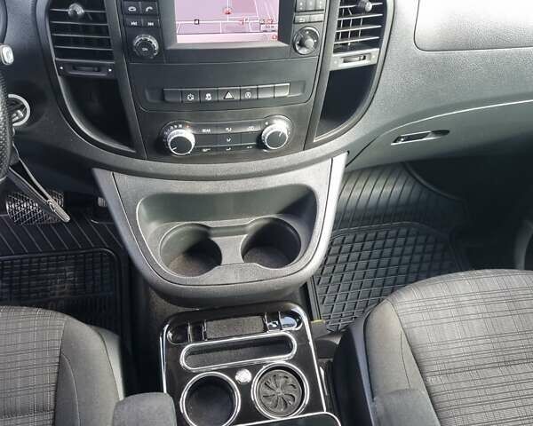 Чорний Мерседес Віто, об'ємом двигуна 2.15 л та пробігом 272 тис. км за 29500 $, фото 14 на Automoto.ua