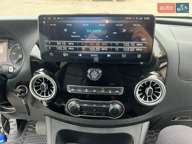 Черный Мерседес Вито, объемом двигателя 2.14 л и пробегом 288 тыс. км за 28500 $, фото 15 на Automoto.ua