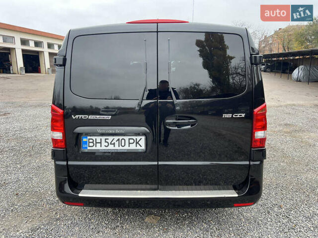 Черный Мерседес Вито, объемом двигателя 2.14 л и пробегом 288 тыс. км за 28500 $, фото 7 на Automoto.ua