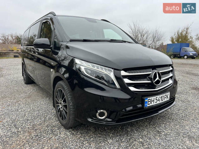 Черный Мерседес Вито, объемом двигателя 2.14 л и пробегом 288 тыс. км за 28500 $, фото 3 на Automoto.ua