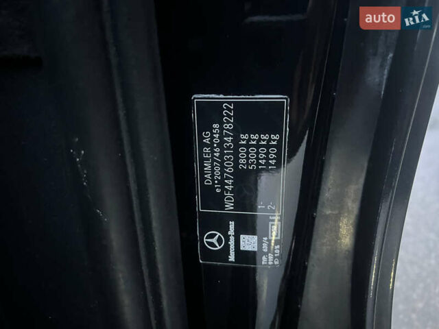 Черный Мерседес Вито, объемом двигателя 2.14 л и пробегом 253 тыс. км за 32000 $, фото 15 на Automoto.ua