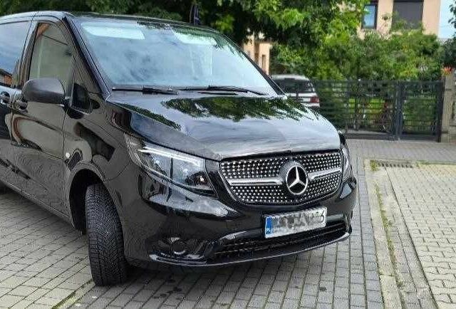 Чорний Мерседес Віто, об'ємом двигуна 2.2 л та пробігом 103 тис. км за 15400 $, фото 3 на Automoto.ua