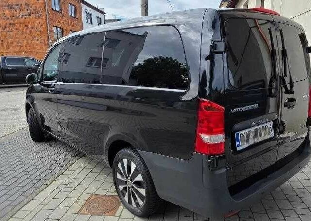 Чорний Мерседес Віто, об'ємом двигуна 2.2 л та пробігом 103 тис. км за 15400 $, фото 5 на Automoto.ua