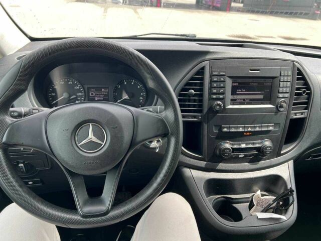 Черный Мерседес Вито, объемом двигателя 2 л и пробегом 136 тыс. км за 17200 $, фото 6 на Automoto.ua