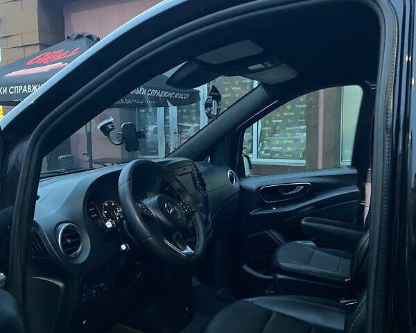 Черный Мерседес Вито, объемом двигателя 2.14 л и пробегом 253 тыс. км за 32000 $, фото 8 на Automoto.ua