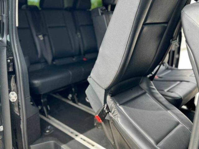 Черный Мерседес Вито, объемом двигателя 2 л и пробегом 136 тыс. км за 17200 $, фото 8 на Automoto.ua