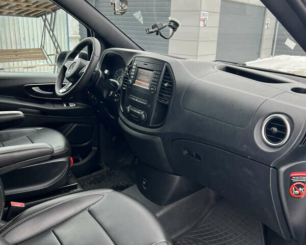 Чорний Мерседес Віто, об'ємом двигуна 2.14 л та пробігом 254 тис. км за 30500 $, фото 24 на Automoto.ua