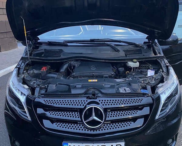 Черный Мерседес Вито, объемом двигателя 2.14 л и пробегом 253 тыс. км за 32000 $, фото 7 на Automoto.ua