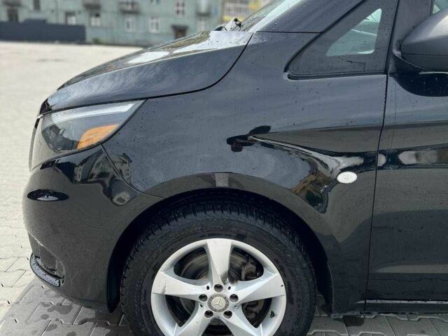 Черный Мерседес Вито, объемом двигателя 2 л и пробегом 136 тыс. км за 17200 $, фото 2 на Automoto.ua