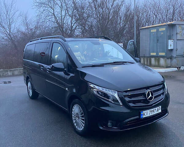 Черный Мерседес Вито, объемом двигателя 2.14 л и пробегом 253 тыс. км за 32000 $, фото 6 на Automoto.ua