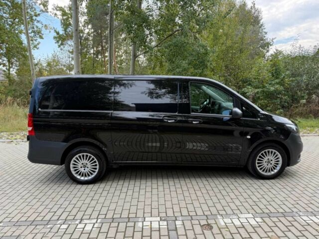 Чорний Мерседес Віто, об'ємом двигуна 2 л та пробігом 37 тис. км за 14000 $, фото 3 на Automoto.ua