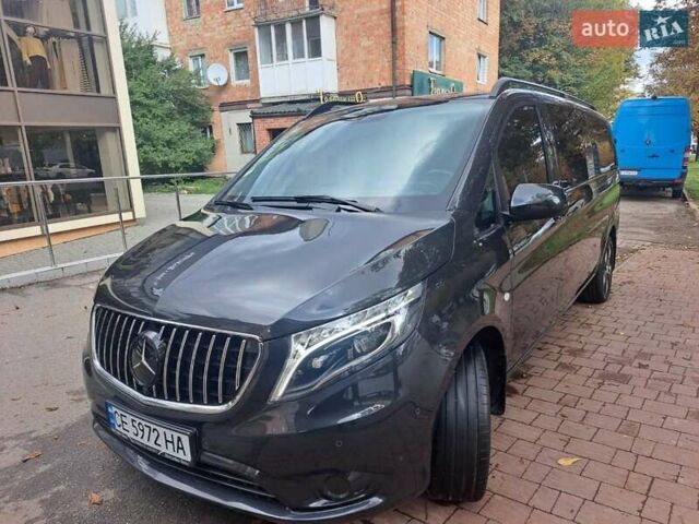 Черный Мерседес Вито, объемом двигателя 2.2 л и пробегом 270 тыс. км за 29700 $, фото 4 на Automoto.ua