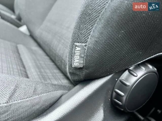 Мерседес Віто 2019 у Івано-Франківську на Automoto.ua Чорний Мерседес Віто, об'ємом двигуна 2 л та пробігом 200 тис. км за 32500 $, фото 38 на Automoto.ua