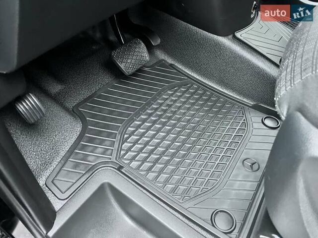 Мерседес Віто 2019 у Івано-Франківську на Automoto.ua Чорний Мерседес Віто, об'ємом двигуна 2 л та пробігом 200 тис. км за 32500 $, фото 31 на Automoto.ua