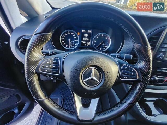 Черный Мерседес Вито, объемом двигателя 2 л и пробегом 244 тыс. км за 38450 $, фото 65 на Automoto.ua