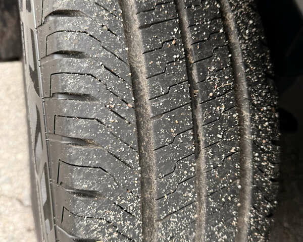 Черный Мерседес Вито, объемом двигателя 2.2 л и пробегом 250 тыс. км за 28000 $, фото 40 на Automoto.ua