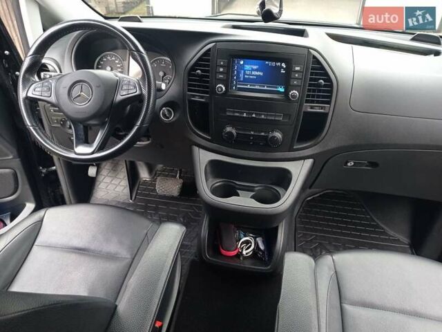 Черный Мерседес Вито, объемом двигателя 2.2 л и пробегом 160 тыс. км за 32000 $, фото 4 на Automoto.ua