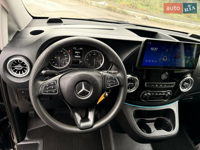 Черный Мерседес Вито, объемом двигателя 2.2 л и пробегом 250 тыс. км за 28000 $, фото 18 на Automoto.ua