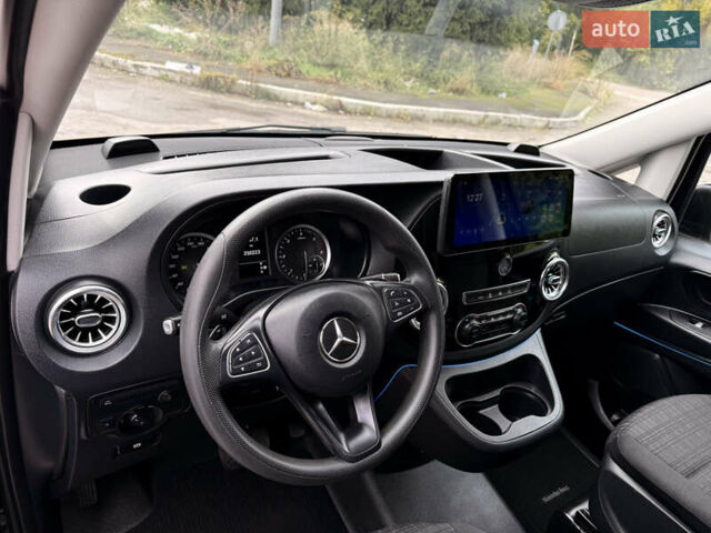 Черный Мерседес Вито, объемом двигателя 2.2 л и пробегом 250 тыс. км за 28000 $, фото 11 на Automoto.ua