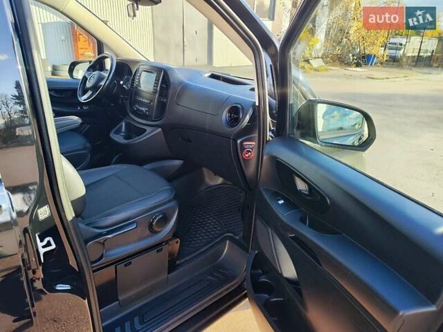 Черный Мерседес Вито, объемом двигателя 2 л и пробегом 244 тыс. км за 38450 $, фото 47 на Automoto.ua