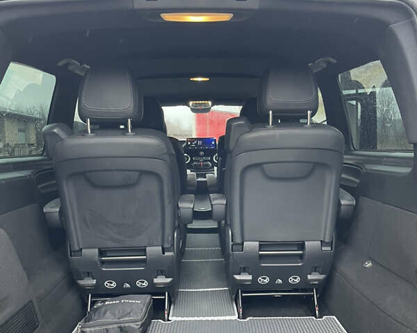 Черный Мерседес Вито, объемом двигателя 1.95 л и пробегом 191 тыс. км за 35999 $, фото 13 на Automoto.ua